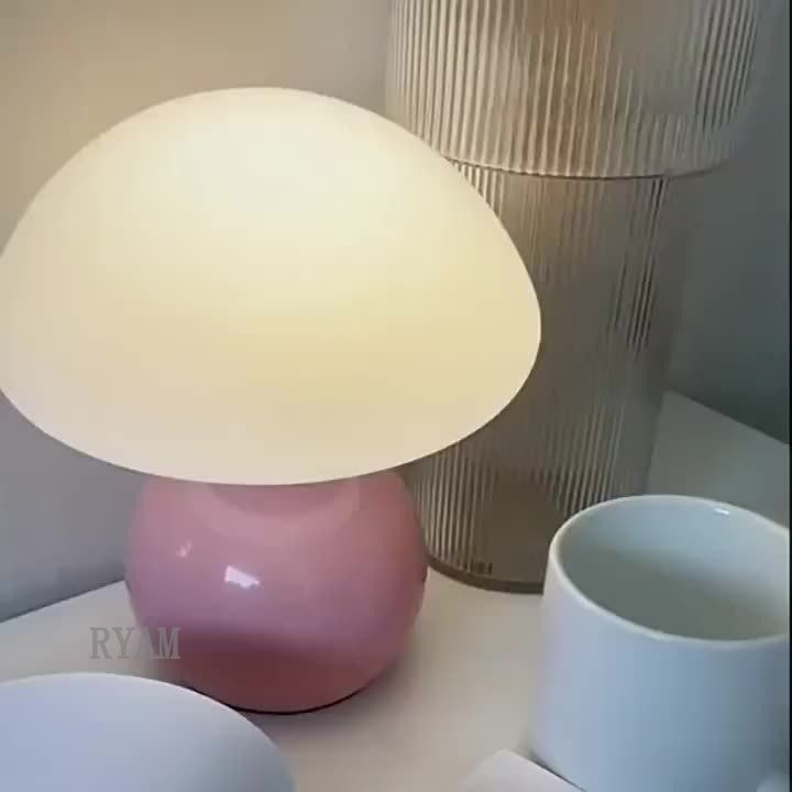 USBプラグ 黄色