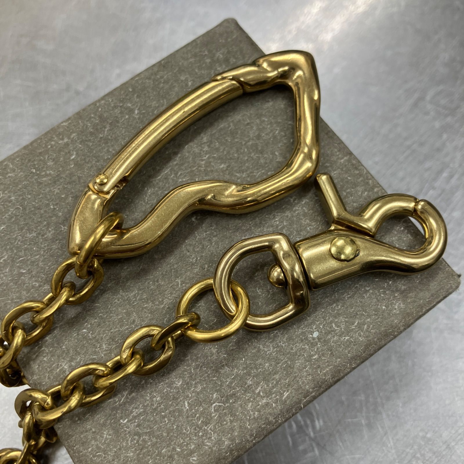 エビセン 真鍮 ロング ウォレットチェーン 箱完備 美 真鍮 唐草模様 クロス 2クリップ ウォレットチェーン ゴールド