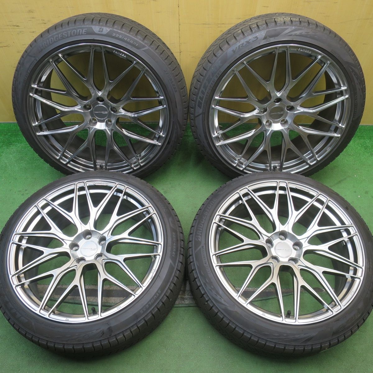 バリ溝 23年 キレイ 9.5分 TRAFFICSTAR FORGED 225|45R21 スタッドレス ブリヂストン ブリザック VRX3 トラフィックスター 鍛造 21インチ PCD114.3|5H 5100203NJス