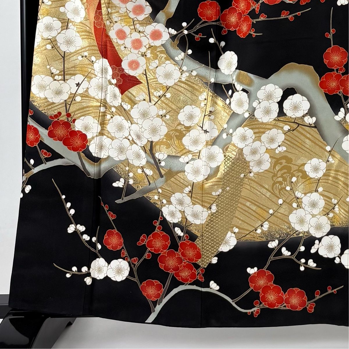 バイセル 着物 名品 襦袢 赤 道長取り 草花 梅 絞り 正絹 身丈127cm 裄丈62cm☆☆☆☆ 振袖 身丈159cm 裄丈68cm L 袷 草花 桜 箔 金銀彩 緑 正絹 名品 中古