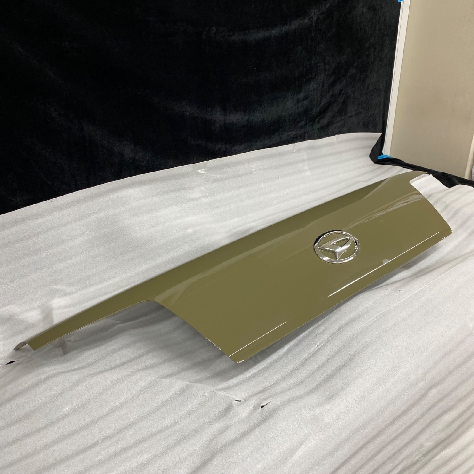 ダイハツ ハイゼットカーゴ S700V S710V 純正パーツ ボンネット オリーブ 新車外し品 小さな丸いキズあり