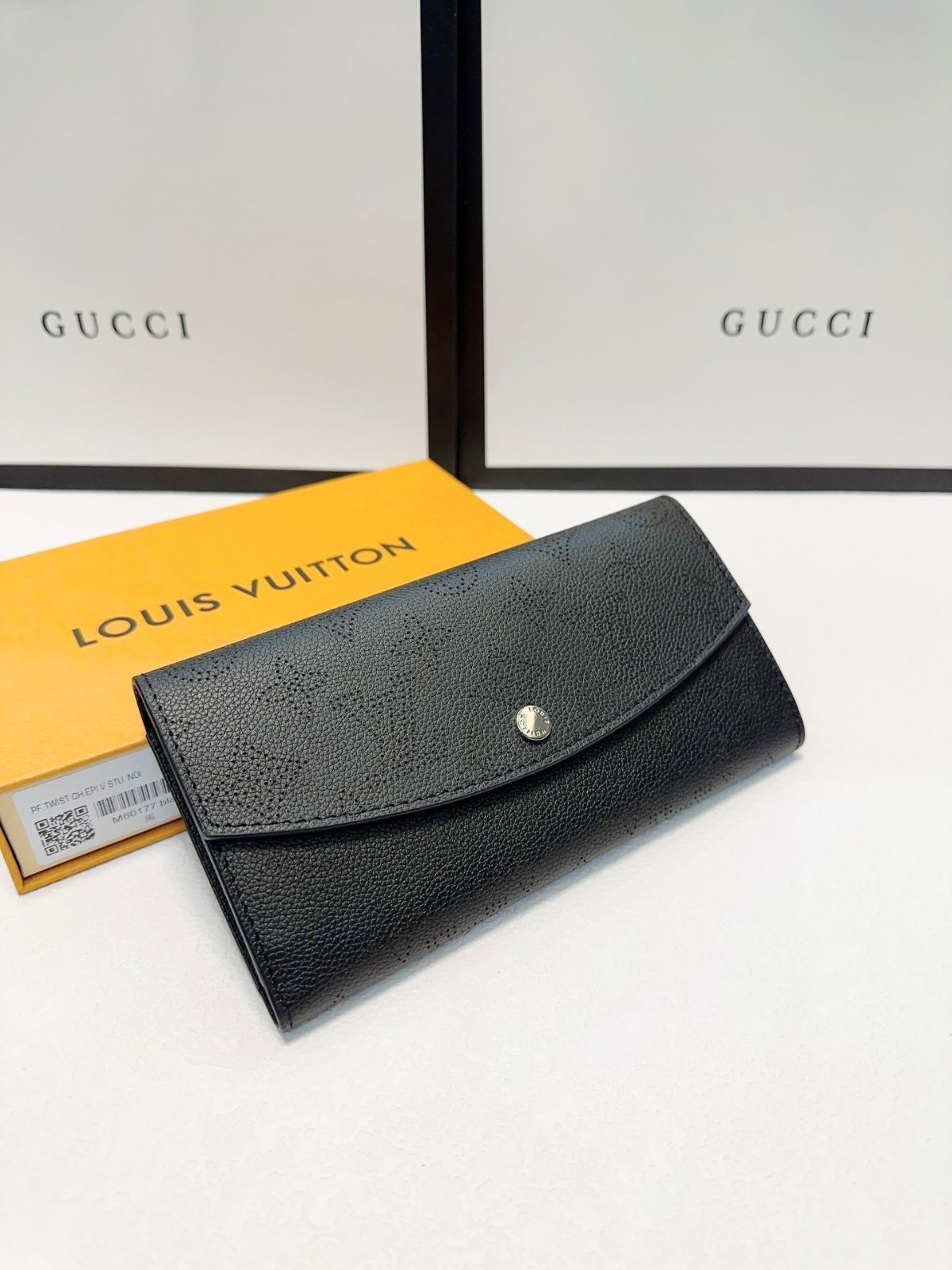最終値下げ。ルイヴィトン折財布 未使用品】最終値下げ LOUIS VUITTON 折り財布 ルイヴィトン