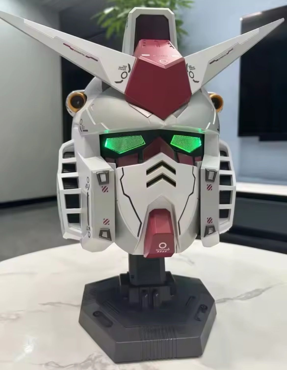ガンダム Rx-78 アクションヘルメット ギア LED発光 470×490×340 ガンダム Rx-78 アクションヘルメット ギア LED発光 470×490×340