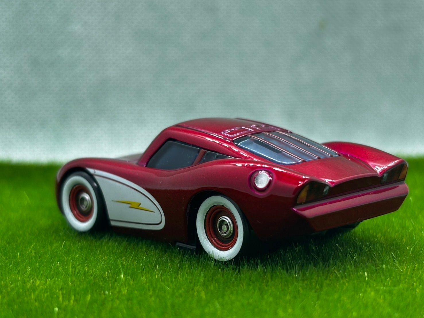 新品】 カーズ ミニカー マックィーン ラジエーター