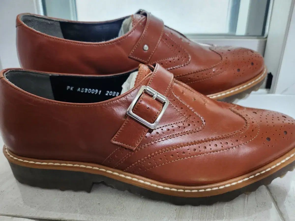 ジーク ストラップ ウイングチップ シューズ 260