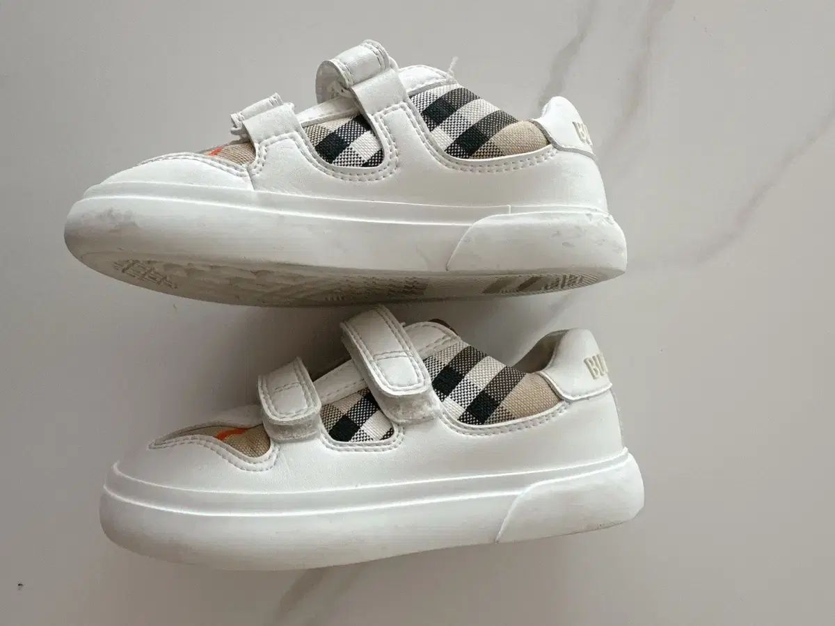 正規品 Burberry Kids(バーバリーキッズ) スニーカー 26 サイズ