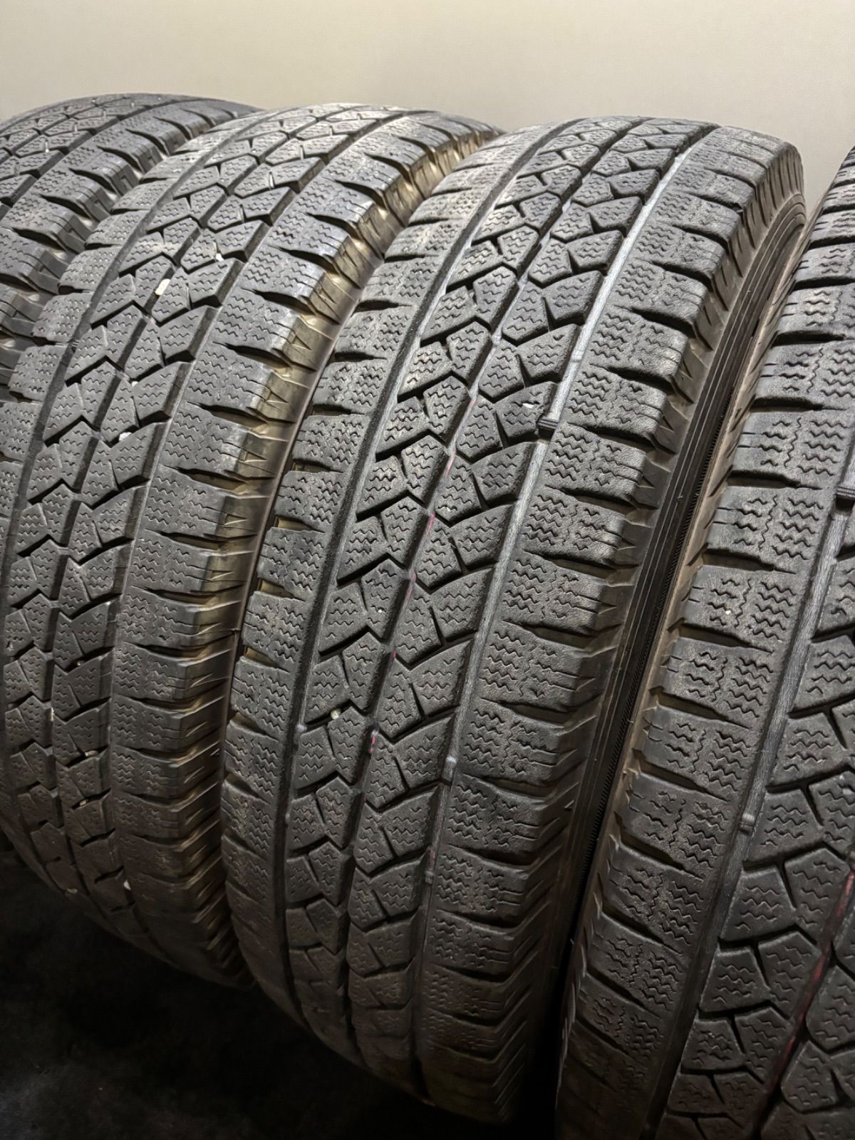 195/80R15 LT ブリヂストン スタッドレス ハイエース キャラバン他 楽天市場】ハイエース 200系専用【2024年製 4本セット