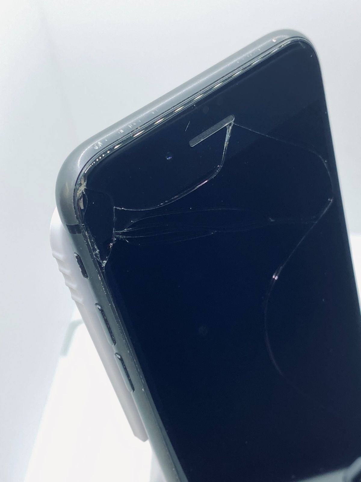 ジャンク品】SB(SIMロック解除) iPhone8 64GB スペースグレイ ジャンク品】SB(SIMロック解除) iPhone8 64GB スペースグレイ