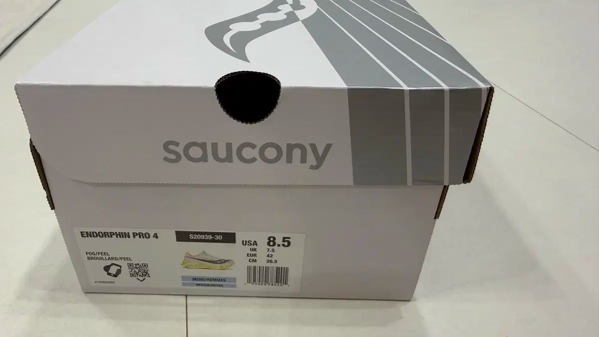 ネイル サッカニー エンドルフィン プロ4