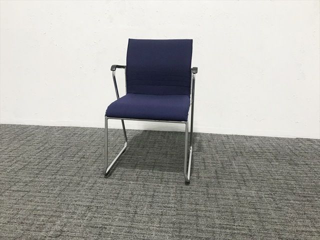 スタッキングチェア 肘付 240 コクヨ ダークマリン