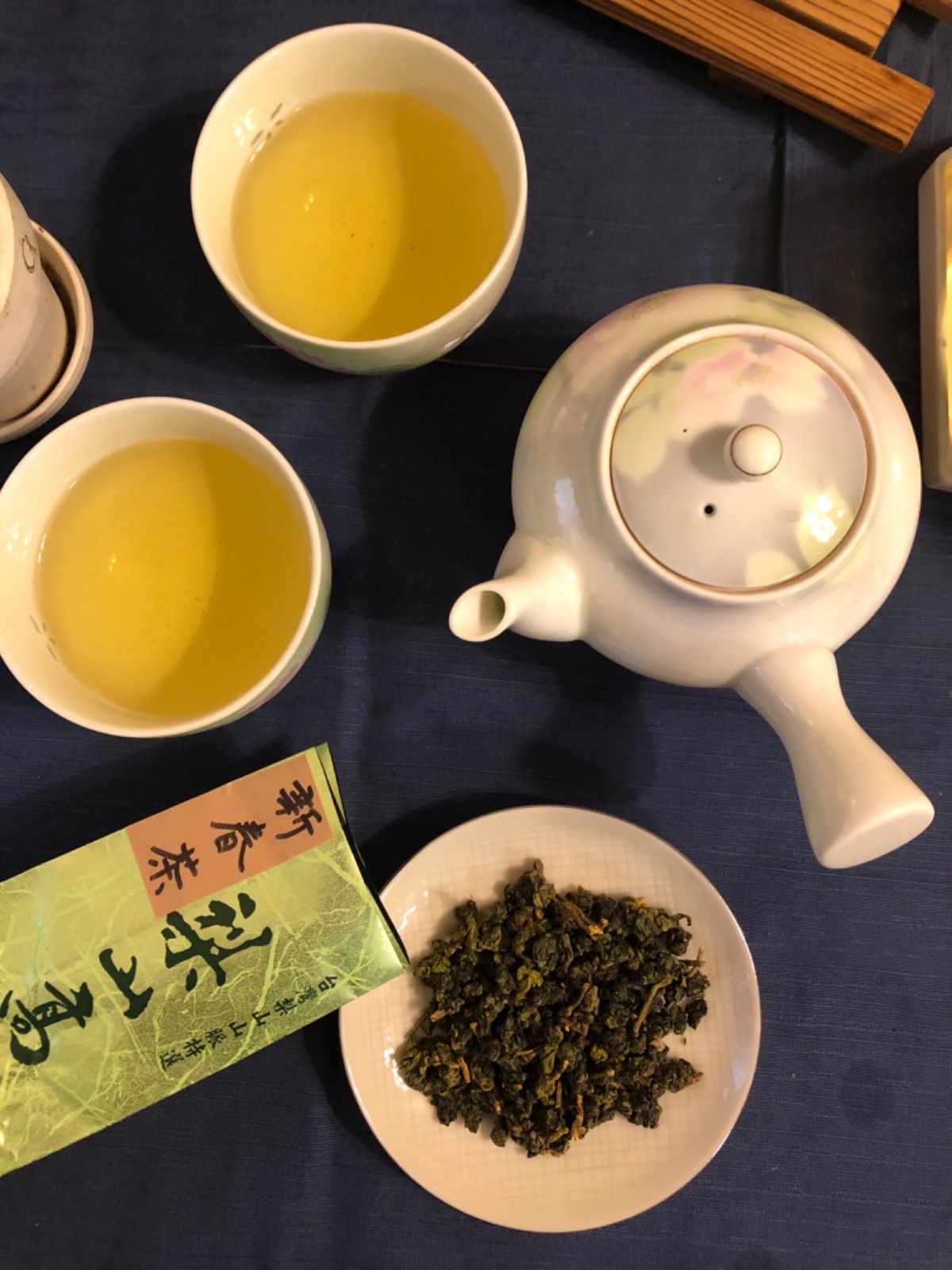 【台湾好茶】頂級 梨山高冷茶 一番茶 手摘み 青心烏龍茶 頂級品 1心2葉