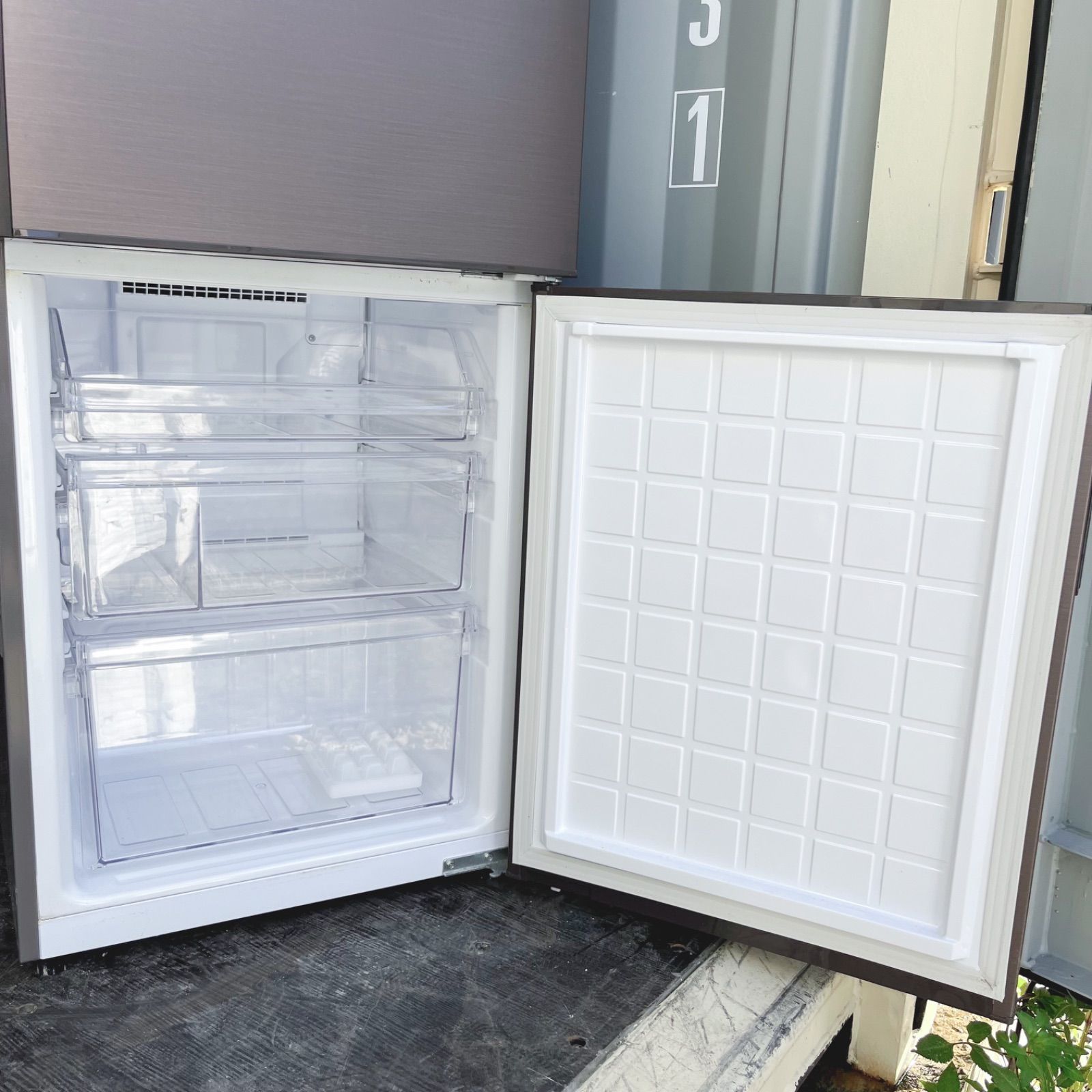 68取付無料！SHARPプラズマクラスター搭載おしゃれブラウン271L冷蔵庫 68取付無料！SHARPプラズマクラスター搭載おしゃれブラウン271L