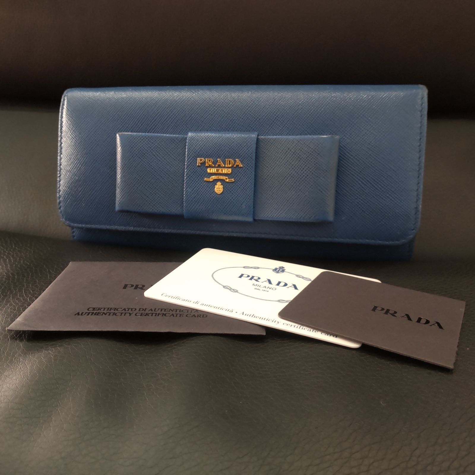 Prada　パスケース付サフィアーノリボン長財布　ブルー