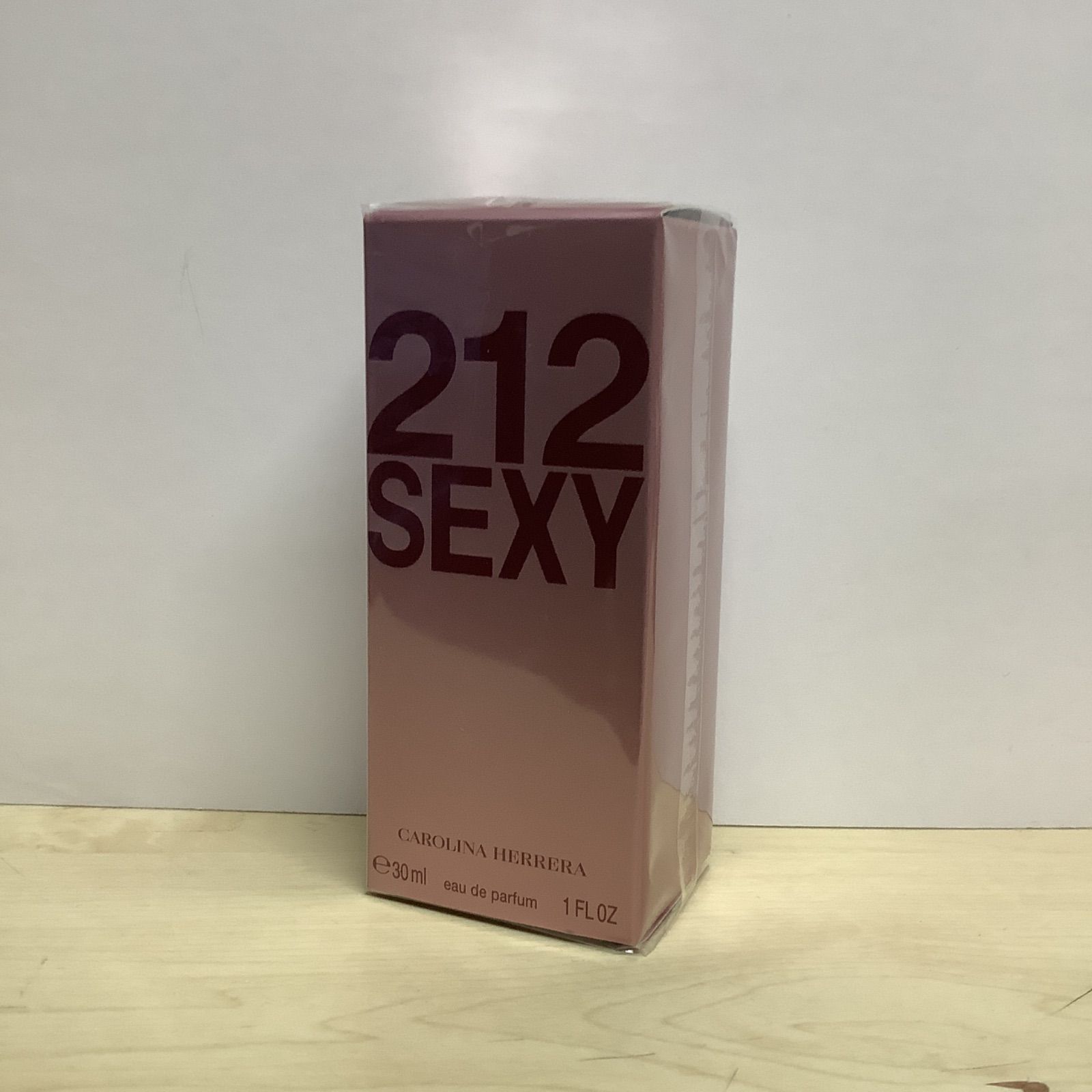 新品未開封CAROLINAHERRERAキャロライナヘレラ212セクシー オードパルファム 30ml