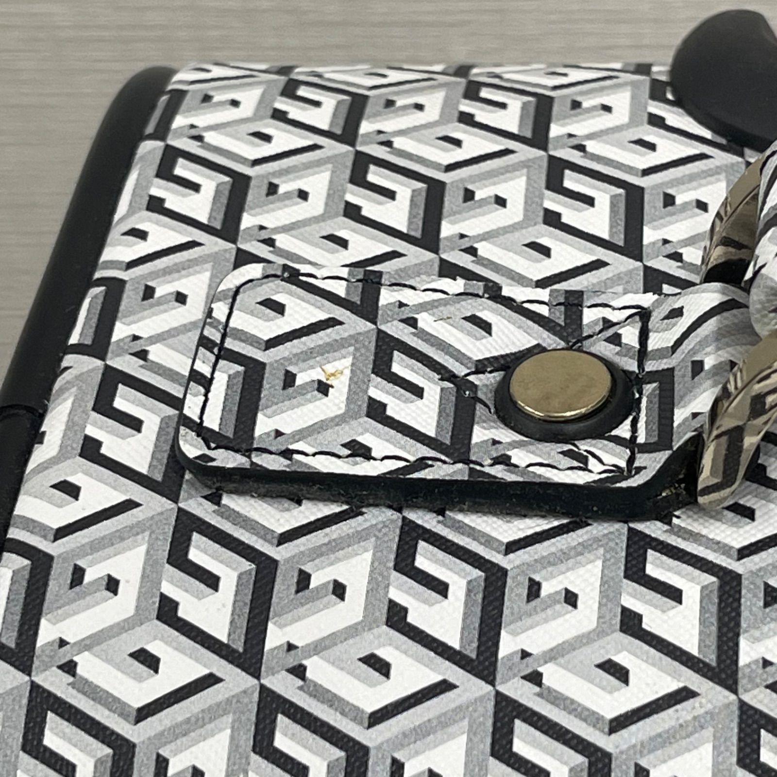 キャリーバッグ 総柄