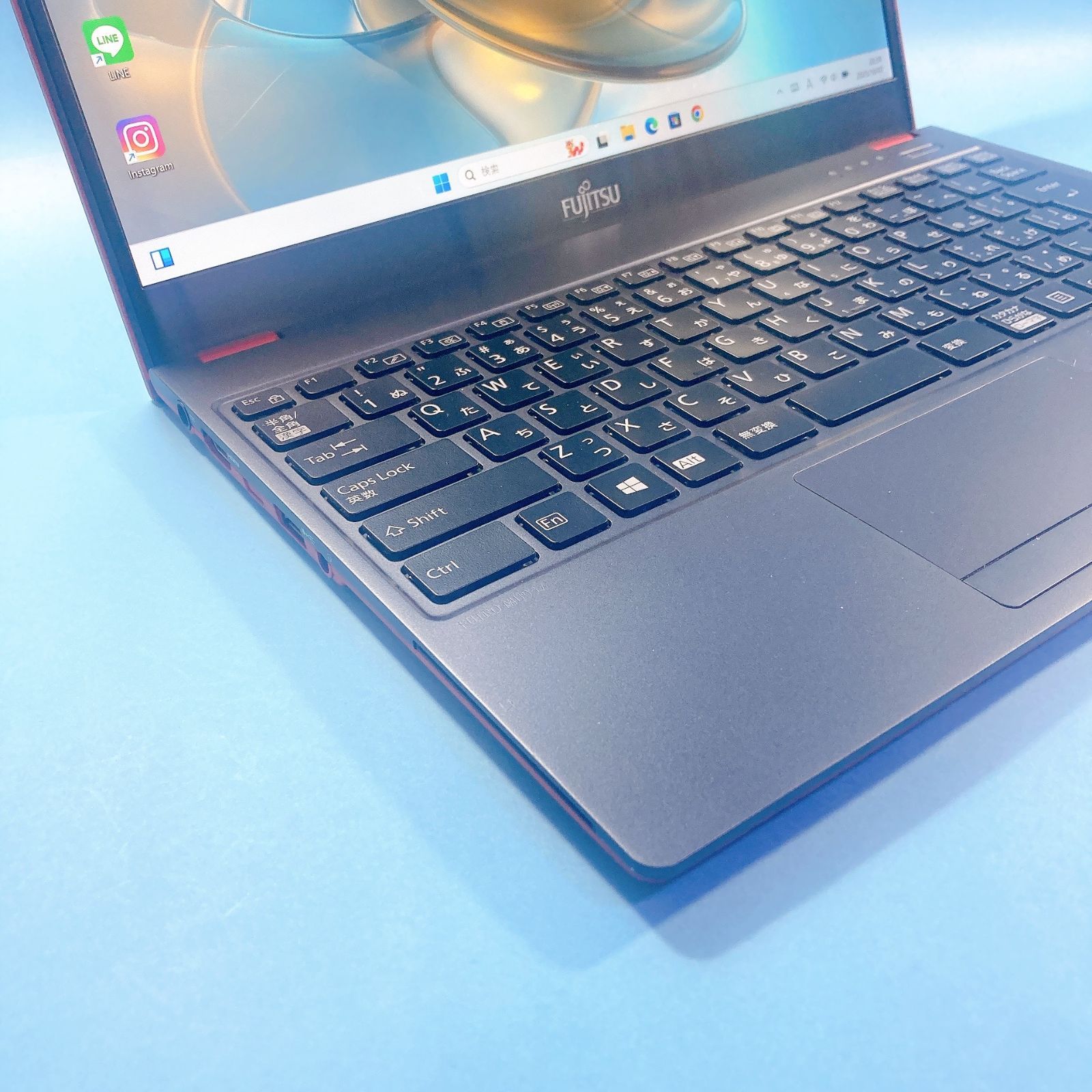 520✨赤/ 薄型軽量 / LIFEBOOK /高速SSD /8GB /オフィス付✨すぐ使える