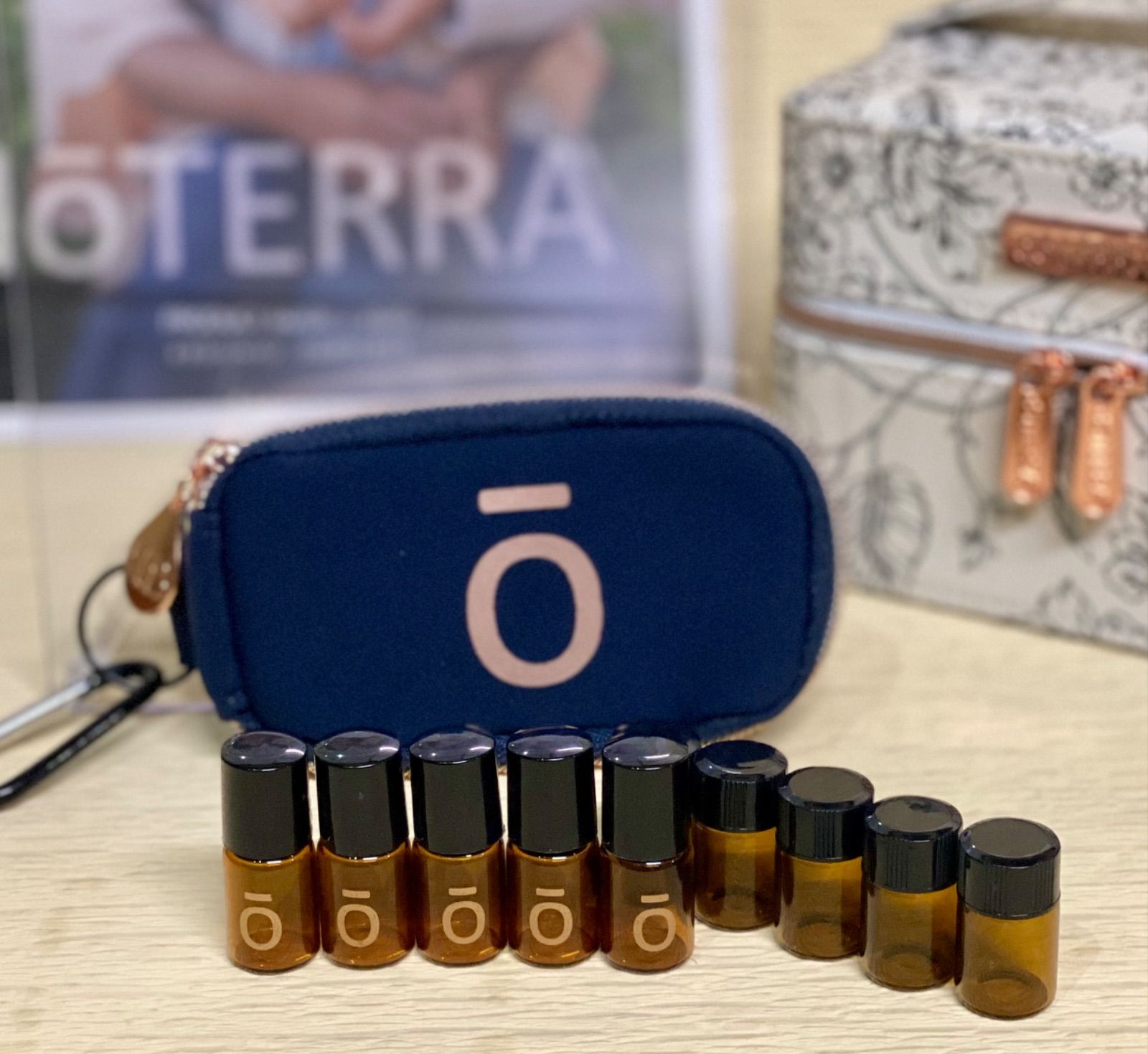携帯に便利❤️『dōTERRA ミニボトルケース 』の使い方