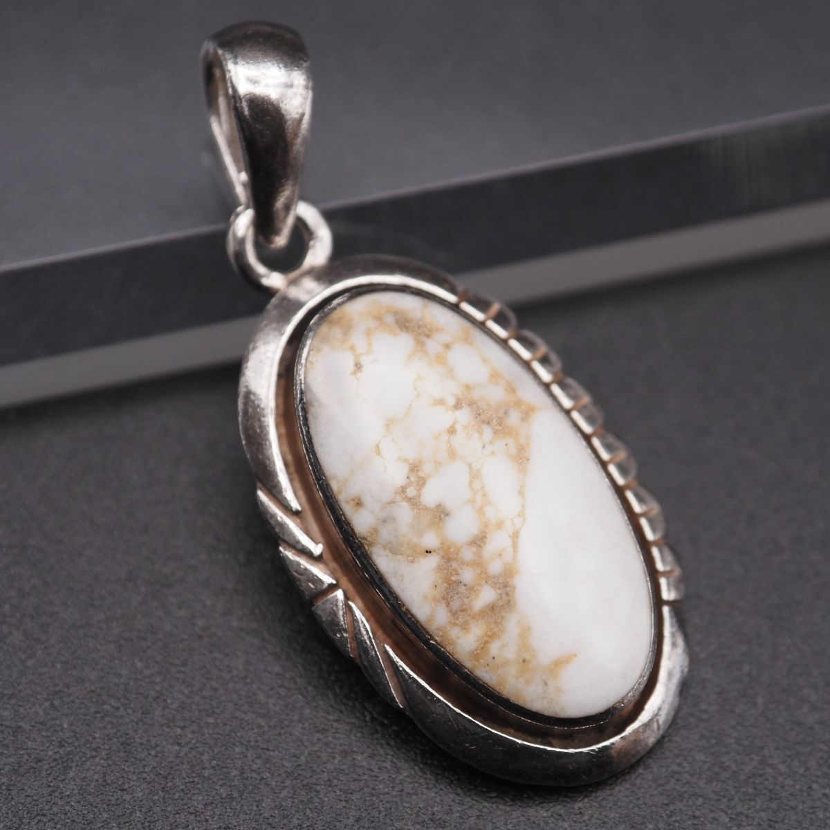 G636 ホワイトターコイズ トルコ石 925 STERLING刻印 ペンダント トップ デザイン シルバー チャーム ヘッド ヴィンテージ 12月誕生石