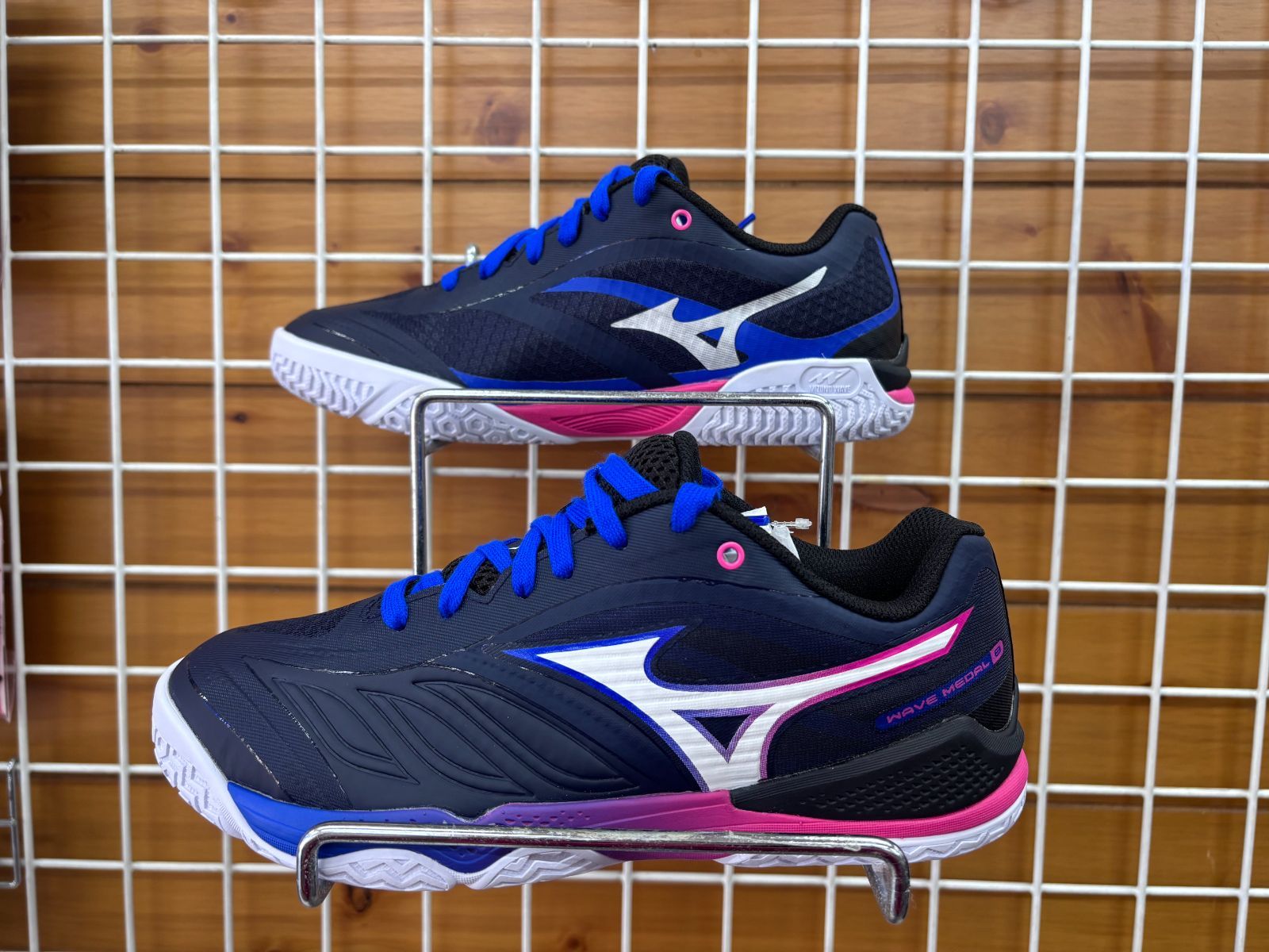 品 ミズノ mizuno 卓球シューズ ウエーブメダル８ ネイビー×コーラル×パープル 81GA258203 サイズ別有