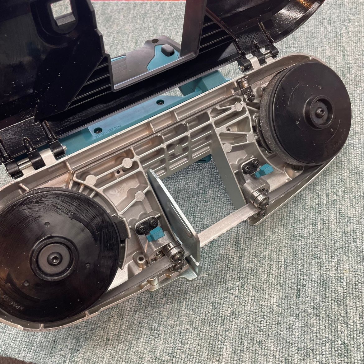 充電式ポータブルバンドソー
