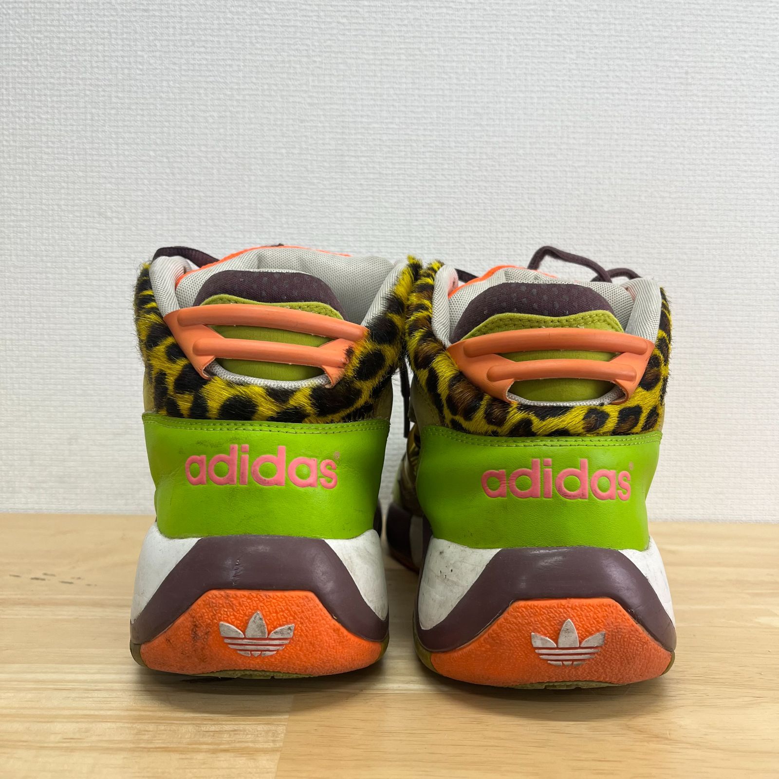 adidas ジェレミースコット黒/黄 ハイカット バスケットシューズ 値下げします。Adidas ハイカットシューズ 黒/黄色 26.5cm