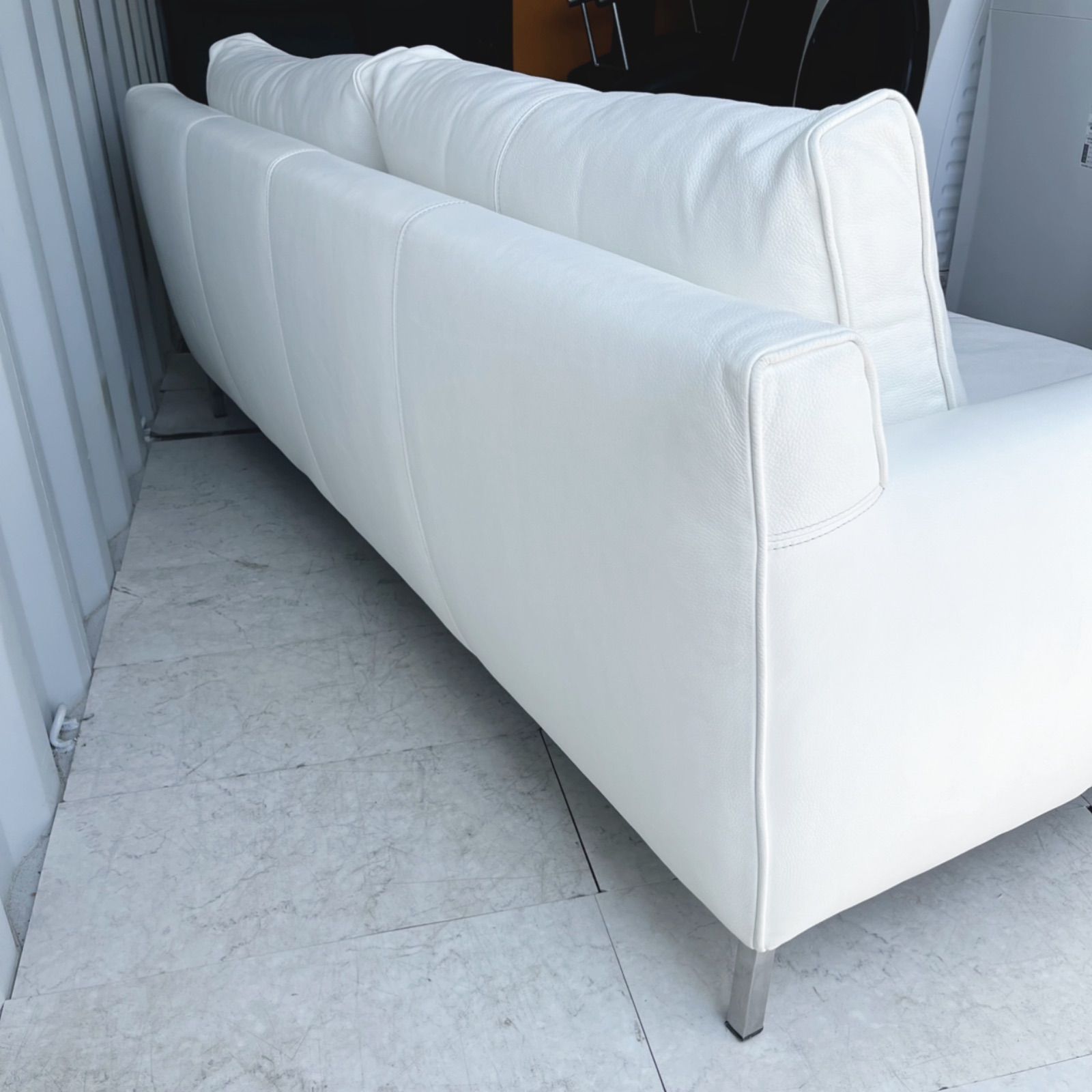 取付無料！アクタス アイラーセン ストリームライン ホワイトレザー3Pソファ✨ 取付無料！アクタス アイラーセン ストリームライン ホワイト