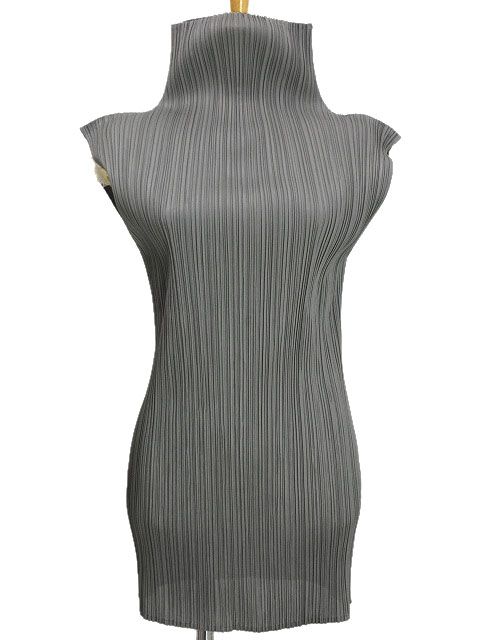 【イッセイミヤケ】ハイネックノースリーブ　ストレッチプリーツ　グレー イッセイミヤケ ISSEY MIYAKE プリーツ カットソー ハイネック