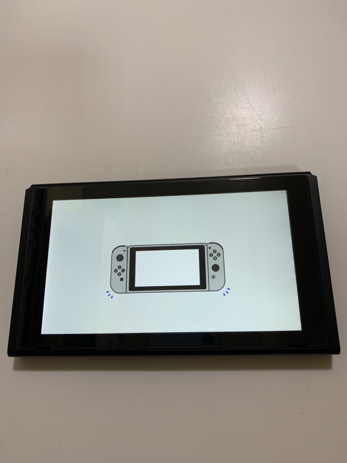 【当店独自1年保証付】新型　Nintendo switch 任天堂スイッチ　バッテリー強化型　本体のみ　ガラスフィルム貼付済