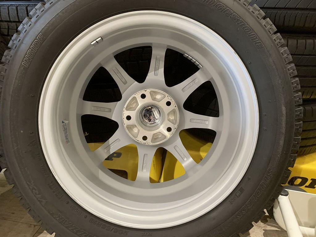 【2212019】スタッドレス LAPORTA01 16インチ 6.5J +38 PCD114.3 5H + BRIDGESTONE VRX 205/55R16 2019年 クラウン リーフ スカイライン 等