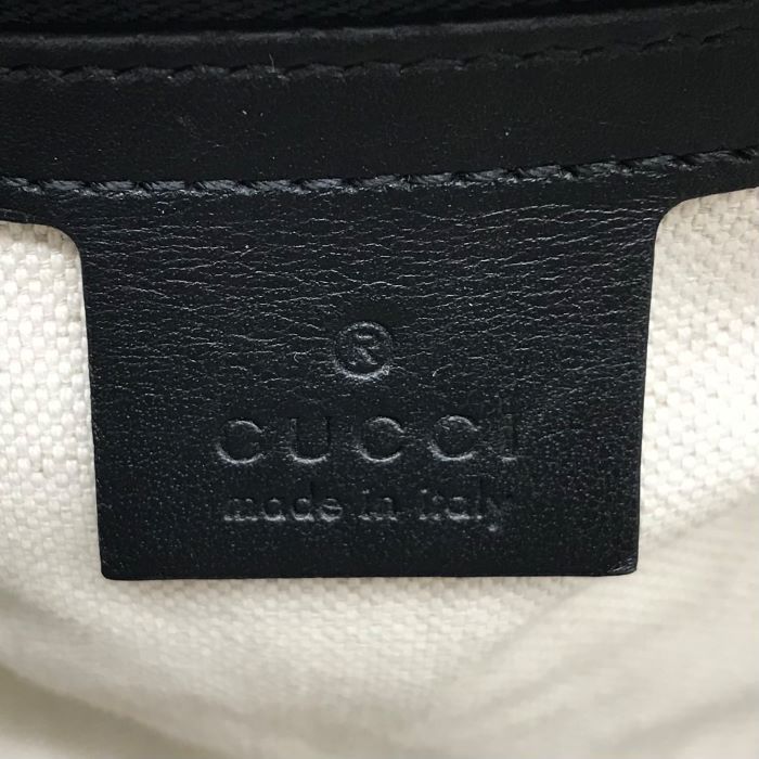 超美品 GUCCI グッチ GGエンボス レザー ショルダー バッグ ブラック  
