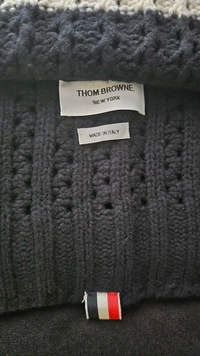 イヴ・サンローラン 膝掛け　マフラー　ストール　ウール100% 未使用保管品 イヴ・サンローラン 膝掛け マフラー ストール ウール100% 未