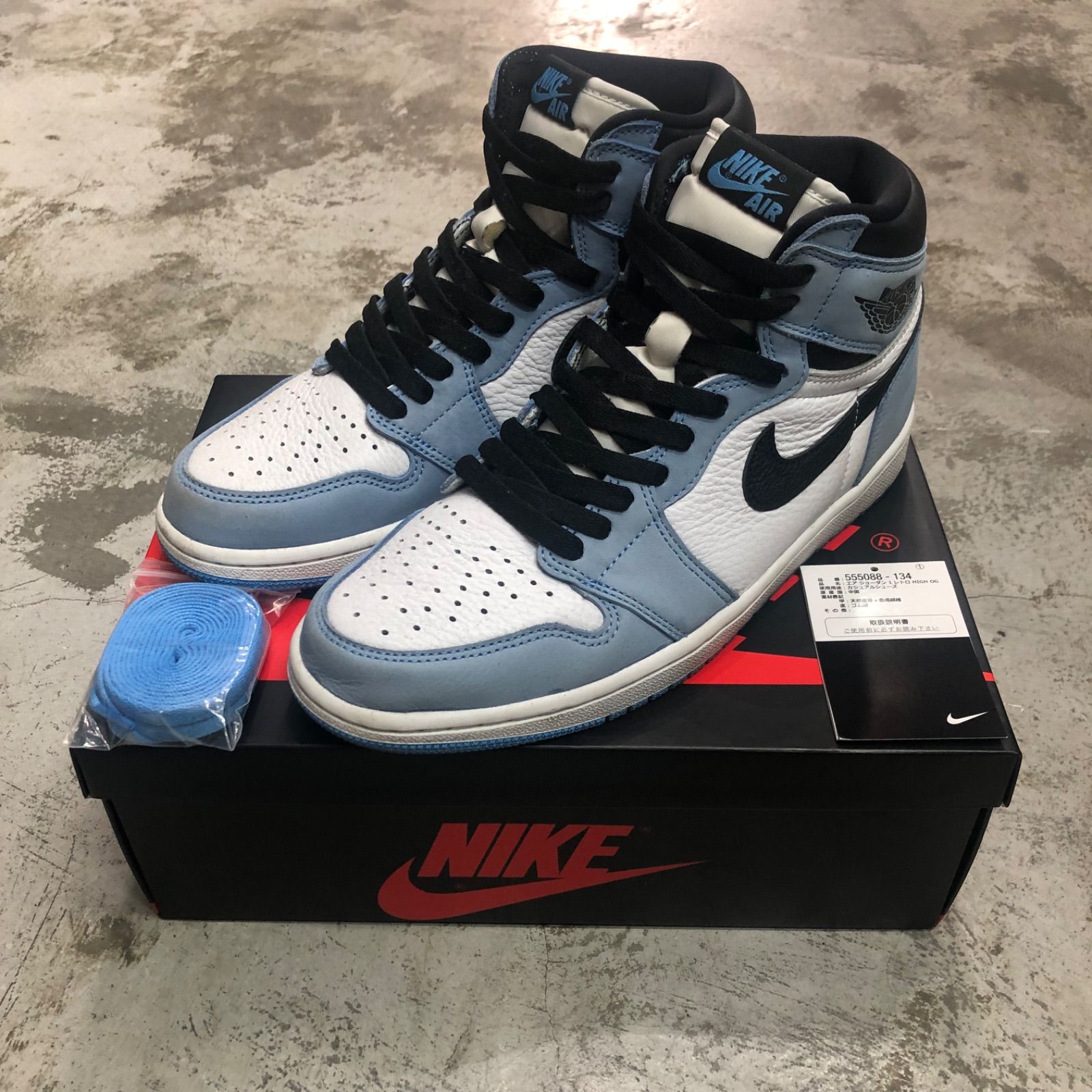 ナイキ AIR JORDAN 1 RETRO HIGH OG UNIVERCITY BLUE 555088-134