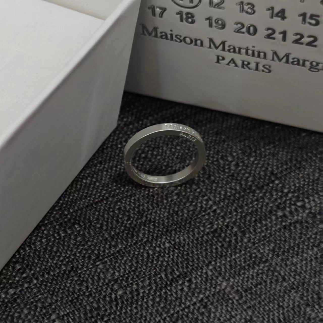 MAISON MARGIELA メゾンマルジェラ ロゴ 指輪 US9 シルバー - メルカリ