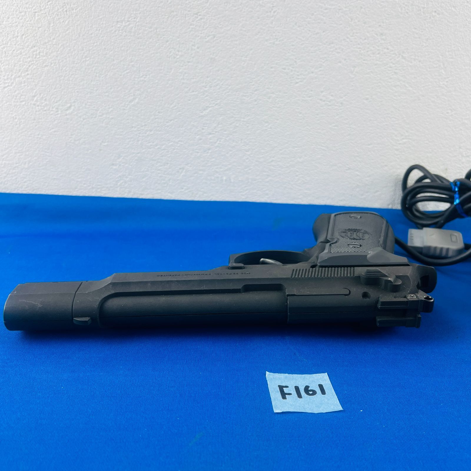 ◇F161【通電動作OK】PS1用 ガンコン BERETTA M92FS TARGET