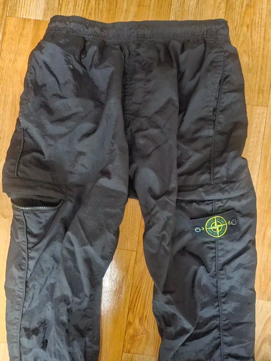 STONE ISLAND ストーンアイランド ブラック カーゴ ズボン ナイロン