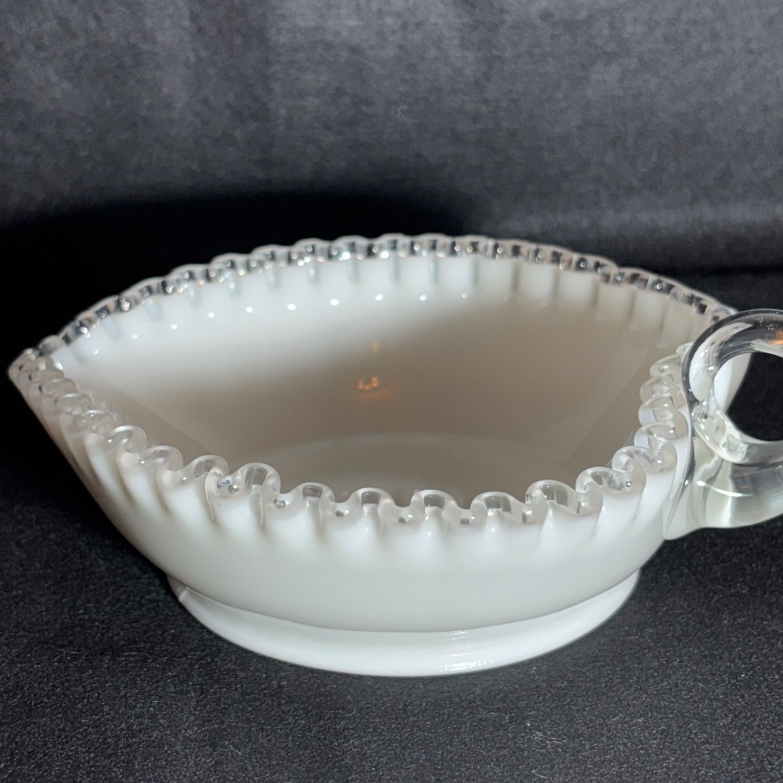 フェントン ホブネイル ミルクガラス ハートシェイプディッシュ