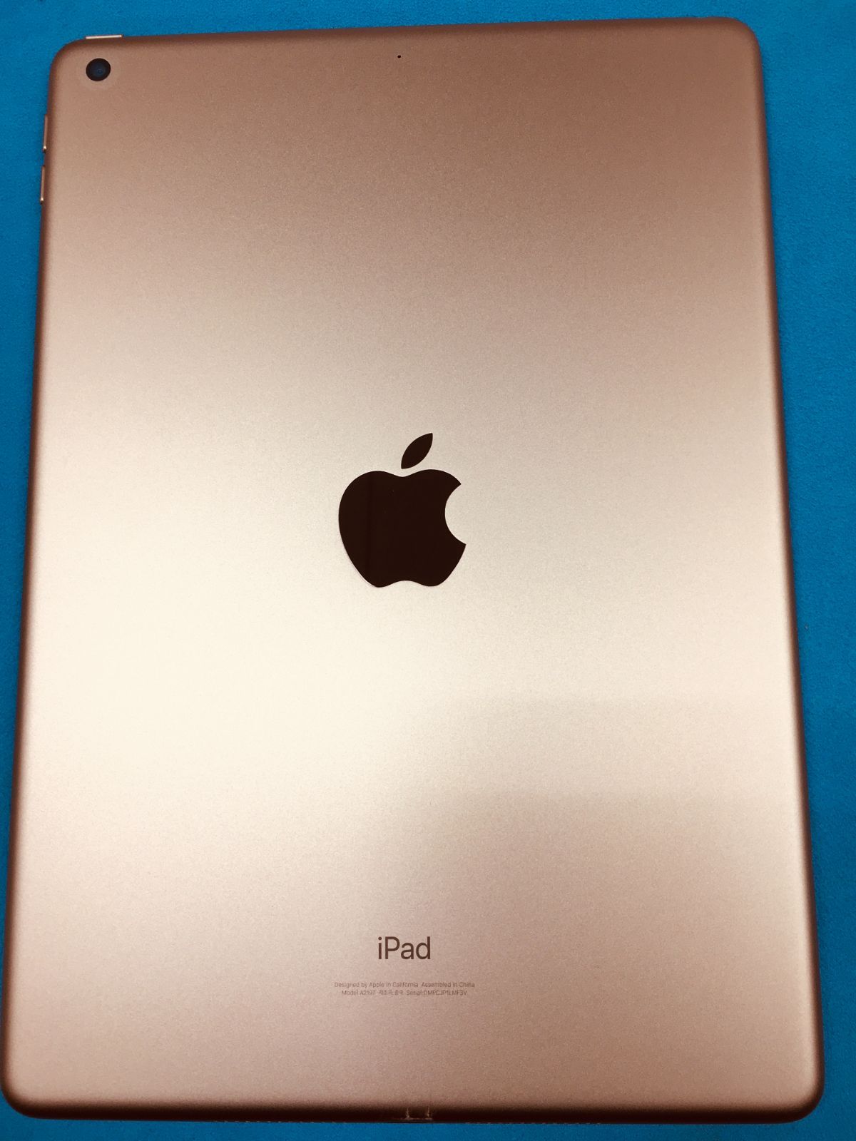 超美品 SIMフリー iPad7 第7世代 128GB スペースグレイ 本体 中古 あすつく