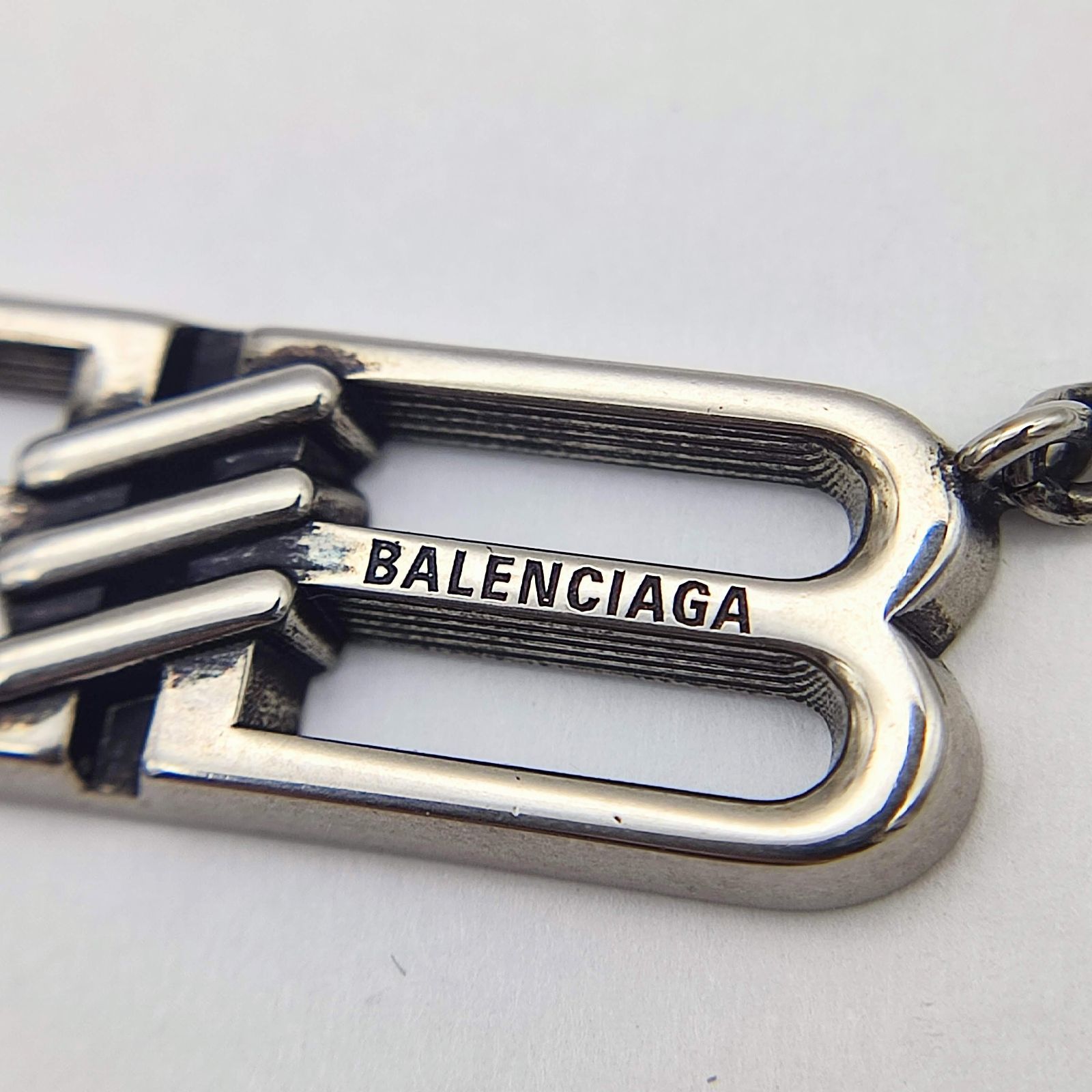 超美品】BALENCIAGA バレンシアガ BBアイコンネックレス ロゴ 超美品】BALENCIAGA バレンシアガ BBアイコンネックレス ロゴ
