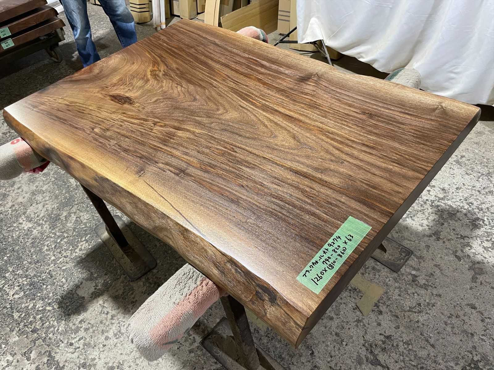 ブラックウォールナット9274 一枚板無垢 乾燥材 1260ｘ740-820ｘ63mm カウンター ローテーブル センターテーブル ダイニングテーブル MARWIL-DEMENAGEMENTS_CH