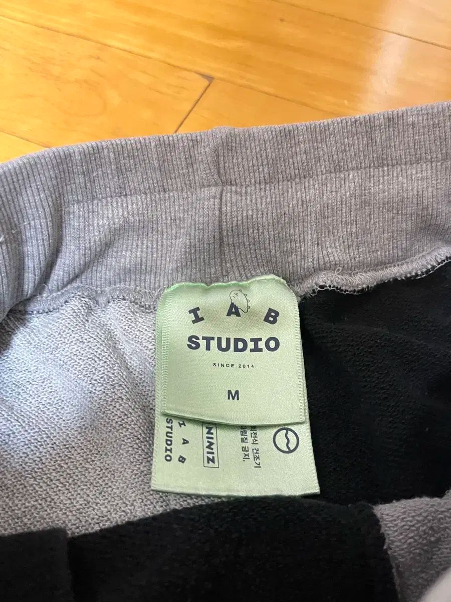 ニーネス ショートパンツ