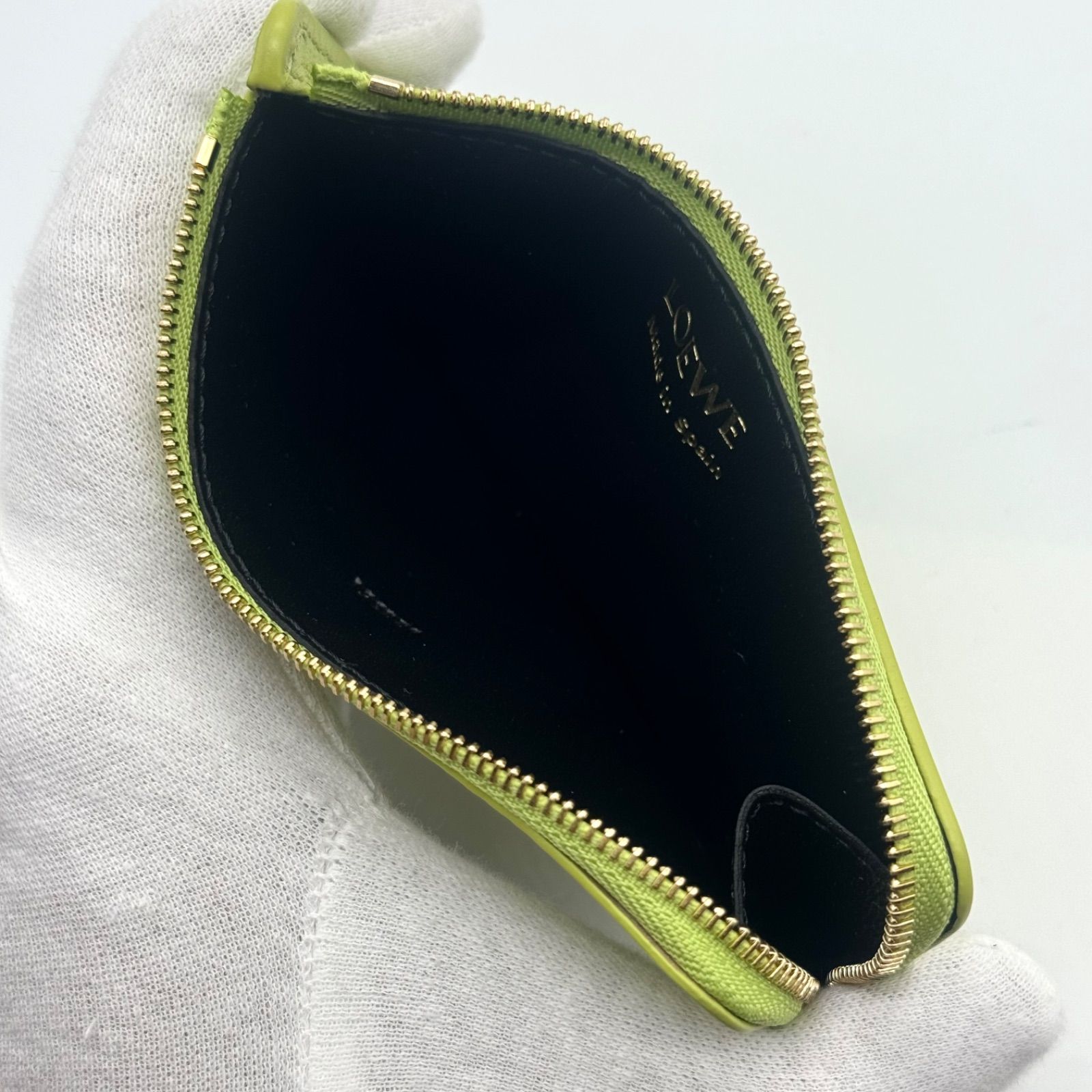 新品✨LOEWE ロエベ フラグメントケース カードケース 小銭入れ 新品✨LOEWE ロエベ フラグメントケース カードケース 小銭入れ