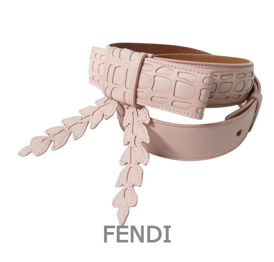 極美品 FENDI フェンディ サイズ40 レザー 型押し リボン リーフ