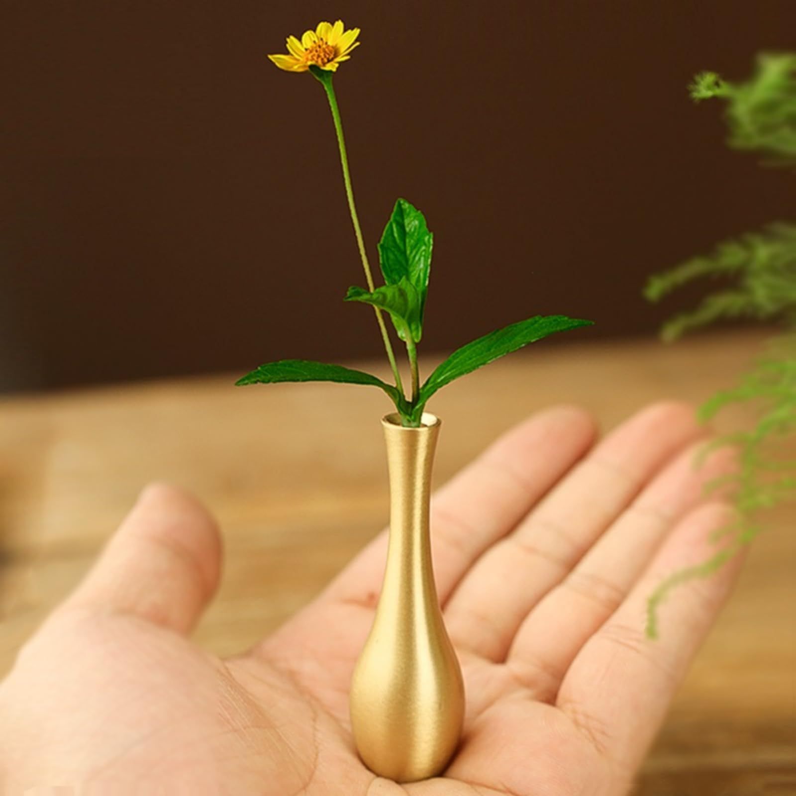 在庫セール】真鍮 花器 一輪挿し 金属花瓶 ミニ花器 小さい 花瓶 生け花 造花 おしゃれ シンプル インテリア雑貨 飾り瓶 花瓶 北欧 結婚式  家の装飾 かわいい ミニ花器 (6cm ゴールデン) - メルカリ