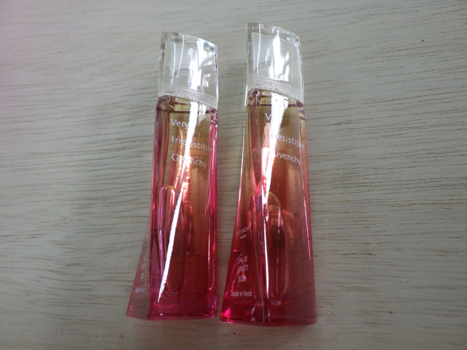 GIVENCHY ジバンシー ヴェリーイレジスティブル EDT 4ml