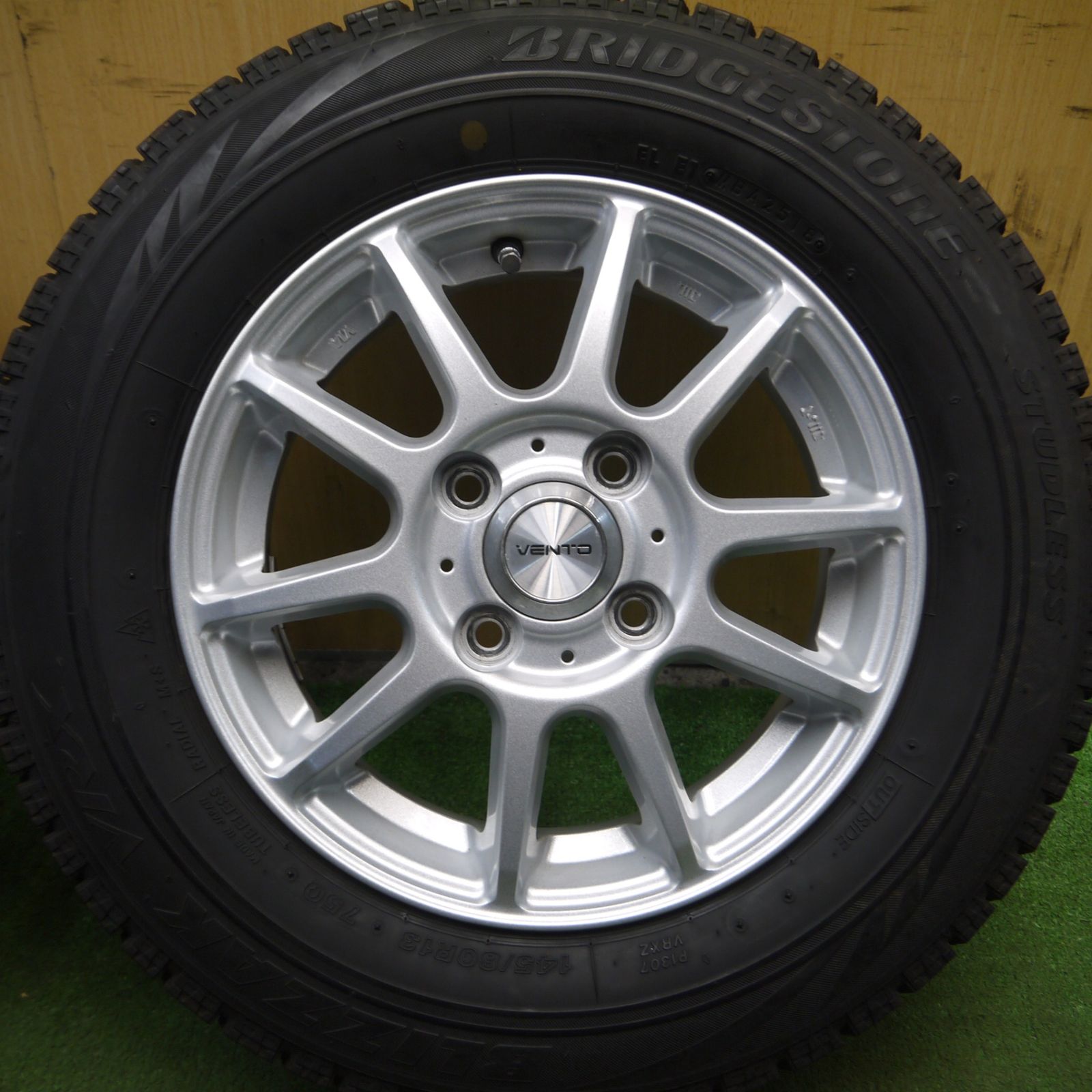 *送料無料* キレイ★スタッドレス 145/80R13 ブリヂストン ブリザック VRX VENTO 13インチ PCD100/4H★4021415Hス