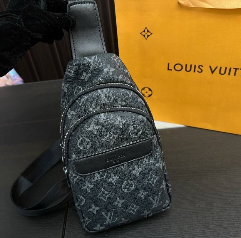 Louis Vuitton ルイヴィトン メンズ ショルダーバッグ