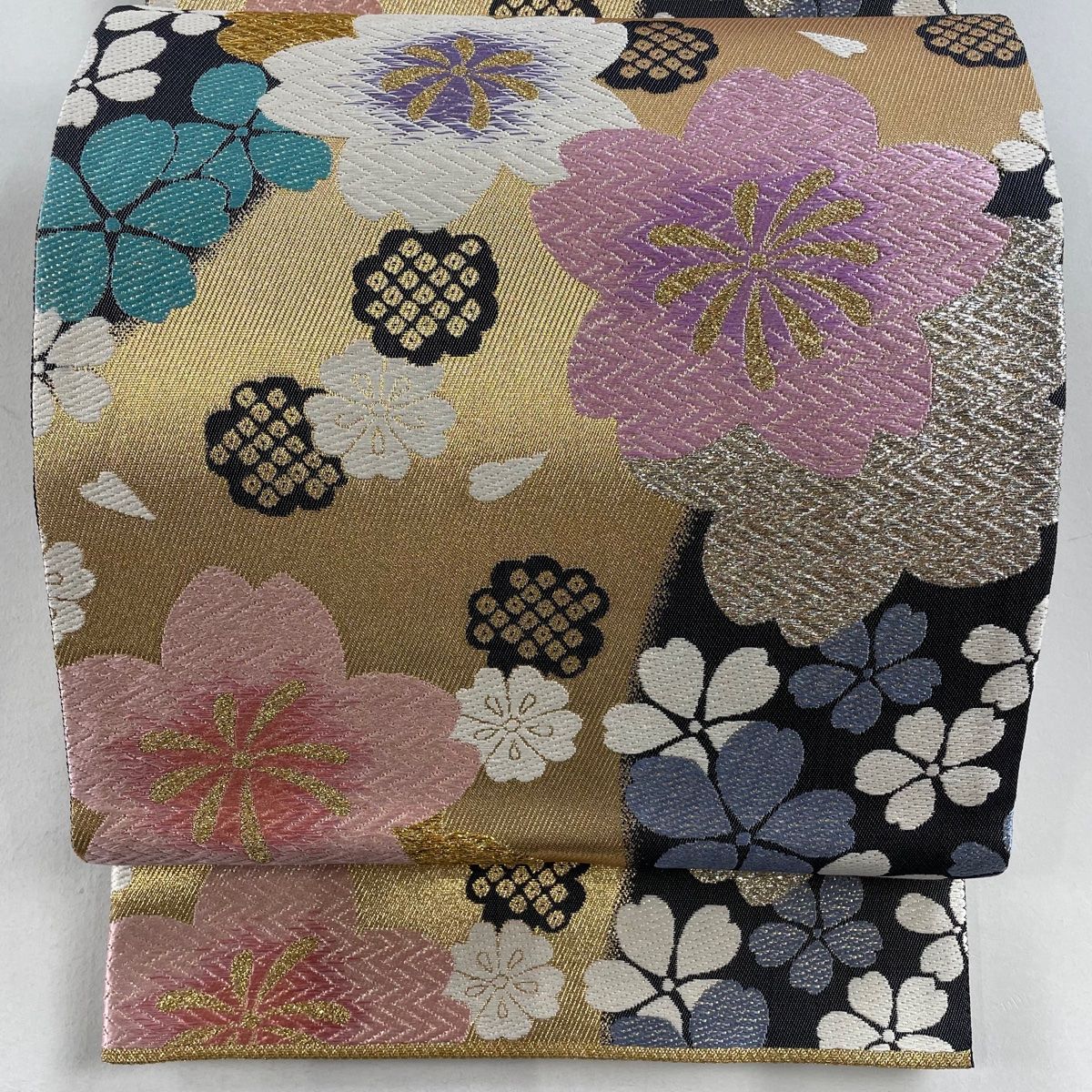 袋帯 美品 秀品 振袖向き 桜 金糸 箔 金色 六通 正絹 【中古