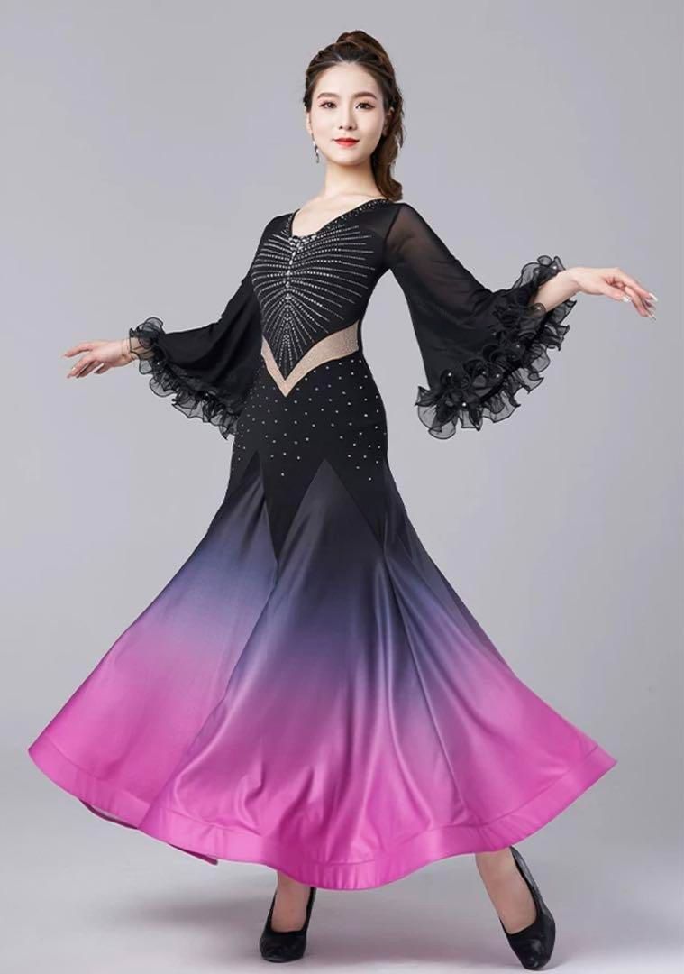 新品未使用 ストーン輝くワンピース 練習着に最適 発表会やカジュアル