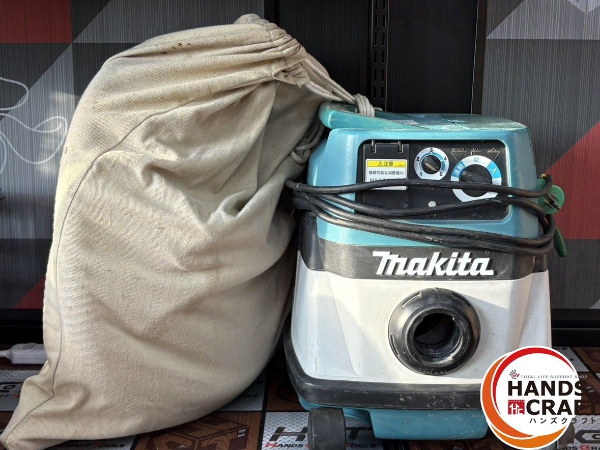 〇マキタ Makita 484 集じん機 粉じん 乾式 業務用 無段変速 8L ホース2本 掃除用ノズル付 ハンズクラフト佐賀