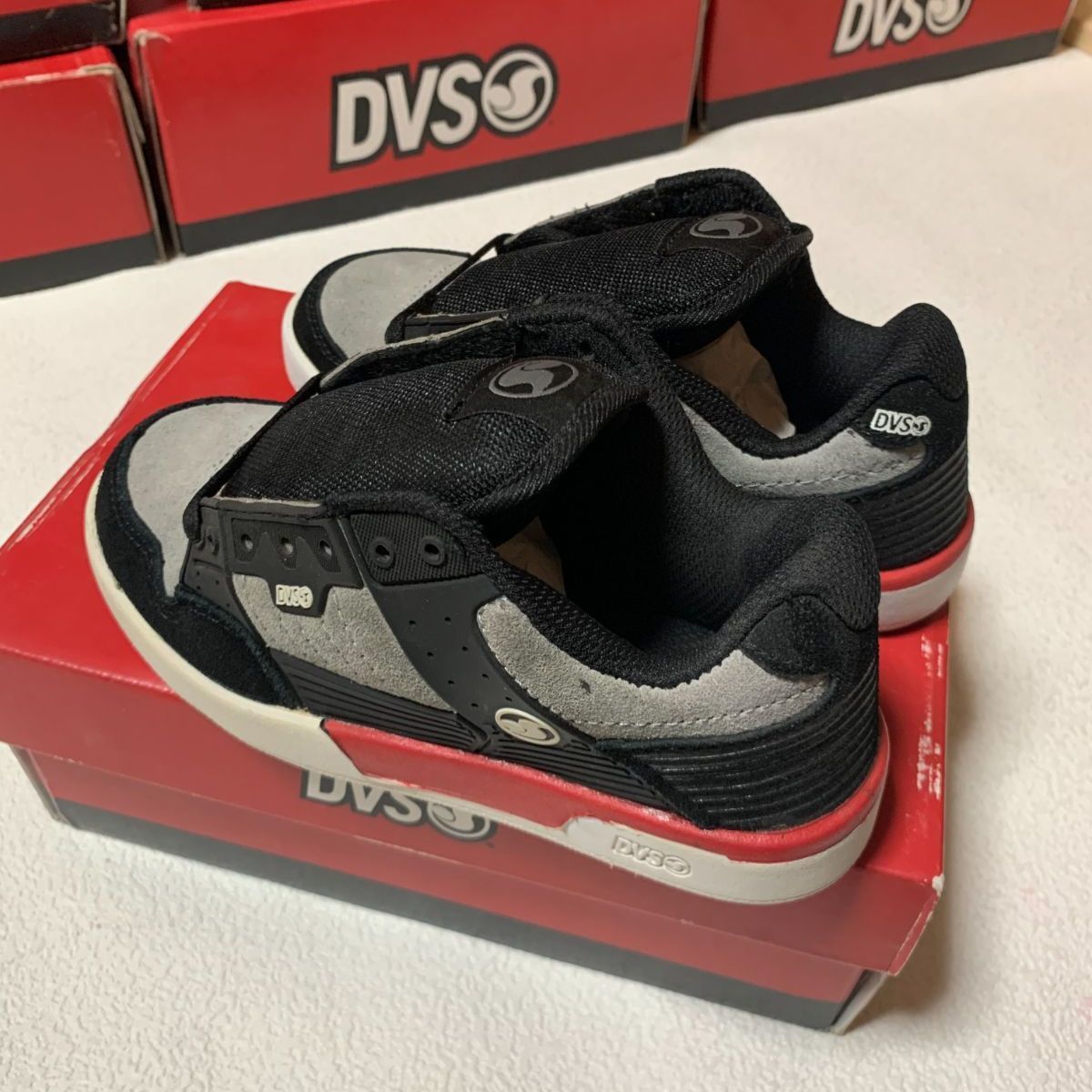 dvs スニーカー セール グレー